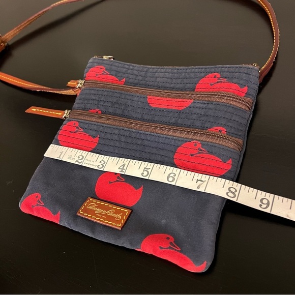 Dooney & Bourke vintage mini crossbody bag, canvas and leather trim - Picture 10 of 13